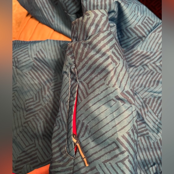 Columbia Sports Company Boys “Omni Heat” Insulated Jacket - Size XL - Picture 6 of 7